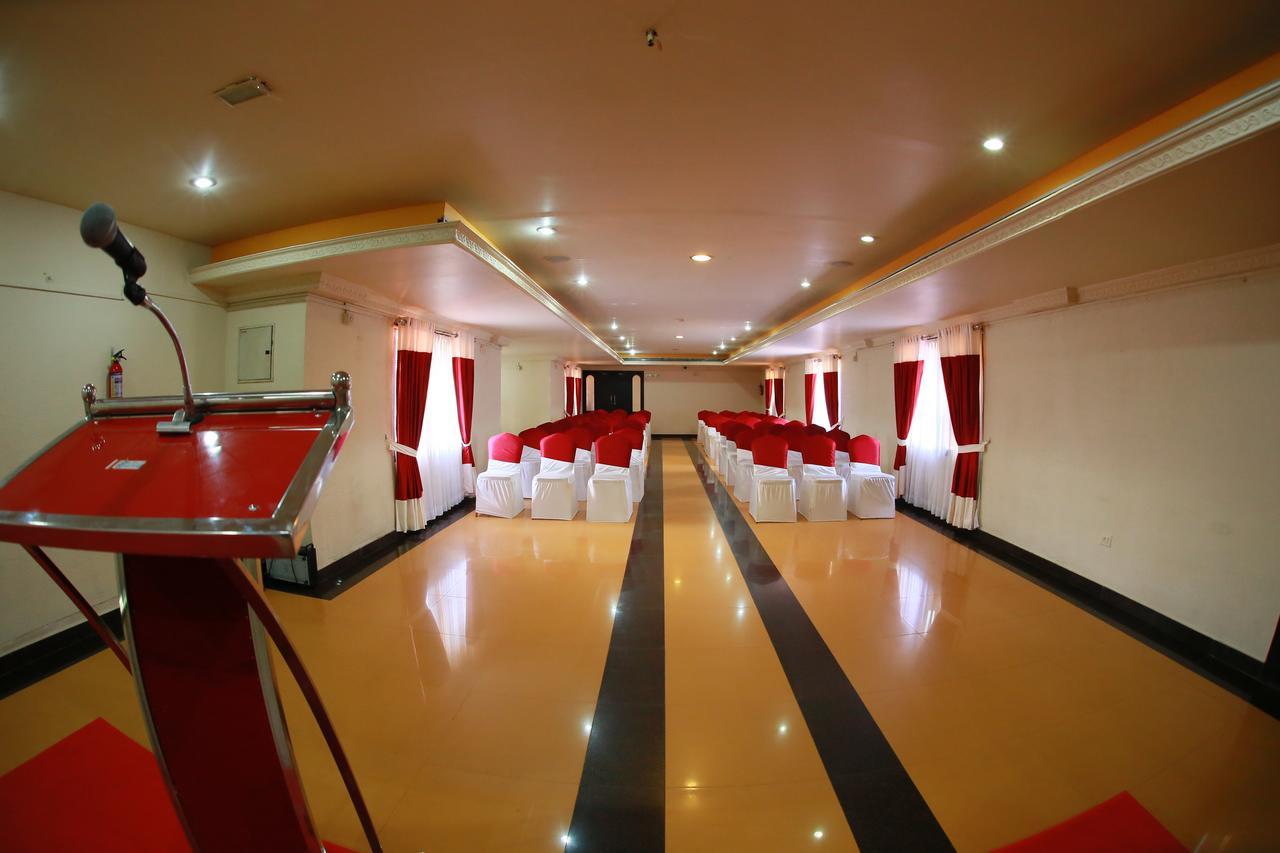 Capital O 46475 Gd International Redfort Hotel Nilambur Exterior photo
