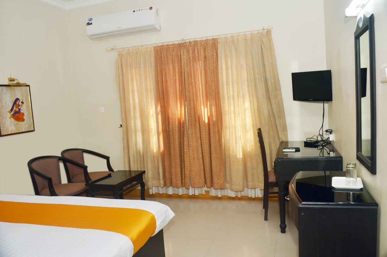 Capital O 46475 Gd International Redfort Hotel Nilambur Exterior photo